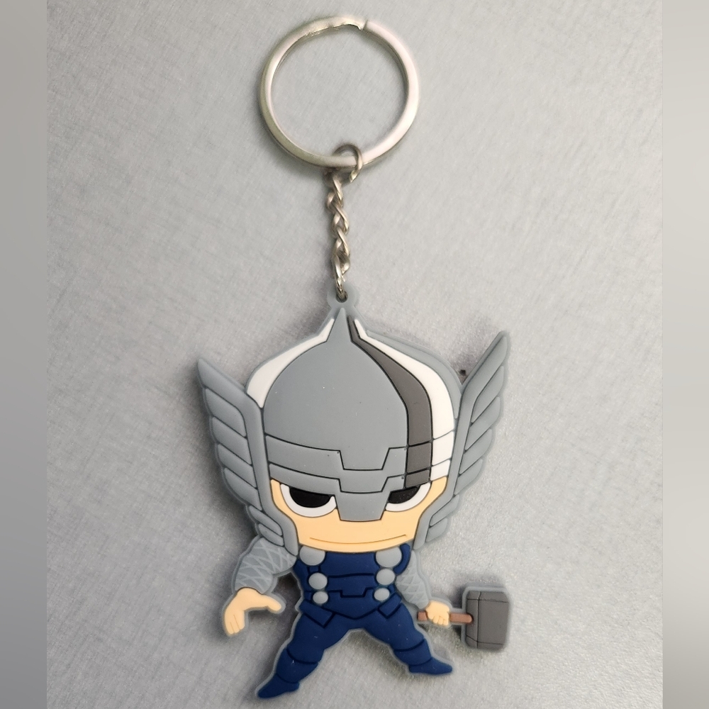 Thor Marvel Superhero Keychain - Picture 2 of 5